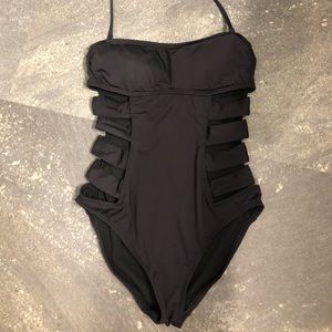 Size small suit never worn Kenneth Cole